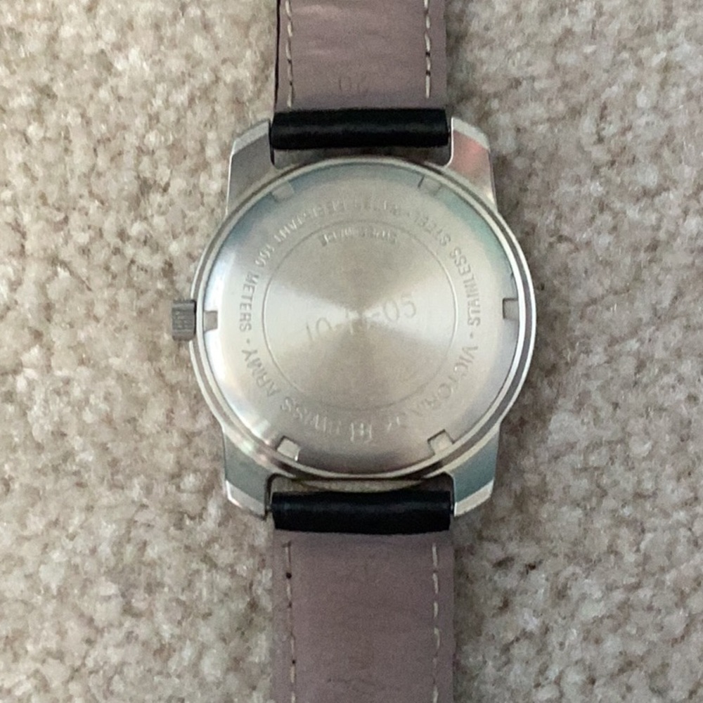 Men's Swiss Army Watch with White Dial - Picture 2 of 3